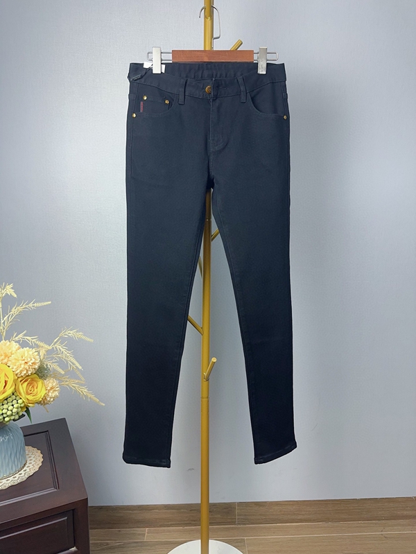 ブランドジーンズ背面デザイン